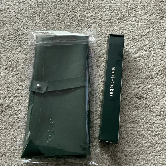 Ciele Envelope Brush bag & multi-task Brush - Picture 1 of 8